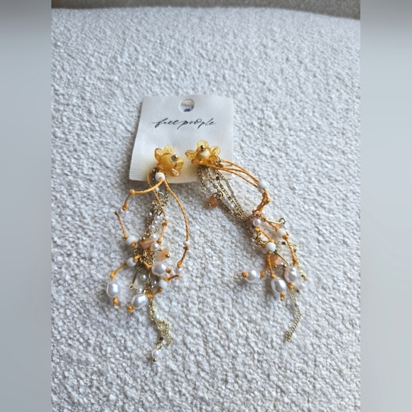 Free People, Willow Dangles, Natural/Pearl- NWT!!!! - Picture 3 of 4